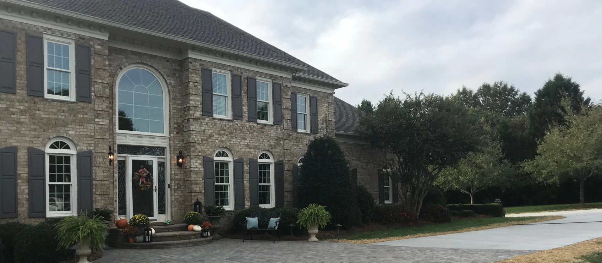 clientphoto residential home with brick pavers